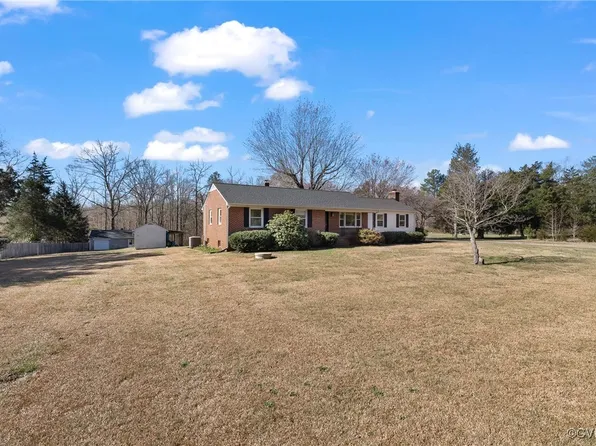 9221 E Patrick Henry Rd, Ashland, VA 23005