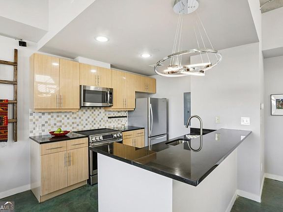 3rd image of 335 W Ponce De Leon Ave Unit 606