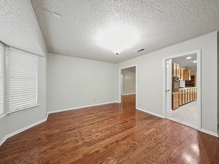2433 Canyon Creek Dr — Photo 13