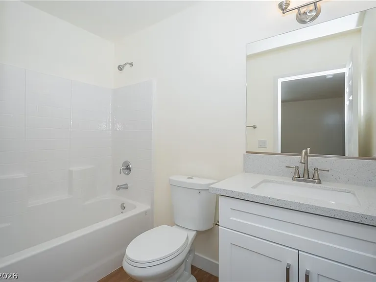 660 San Lorenzo St #1 — Photo 9