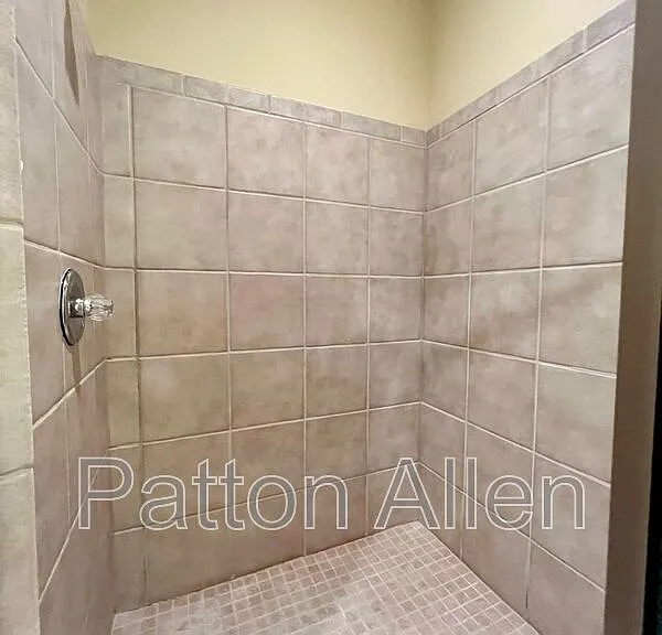 9 Kenilworth Knl #303 — Photo 12