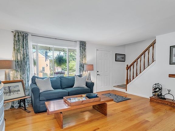 3rd image of 21 Alvin St