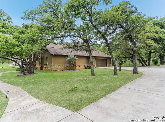 3rd image of 129 Hidden Forest Dr
