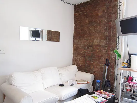 Rented by Sky Management | media 50