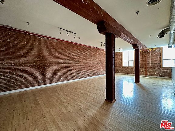 5th image of 726 S Santa Fe Ave APT 202