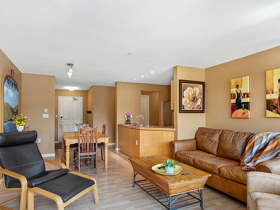 3rd image of 8080 Nicklaus North Blvd #209