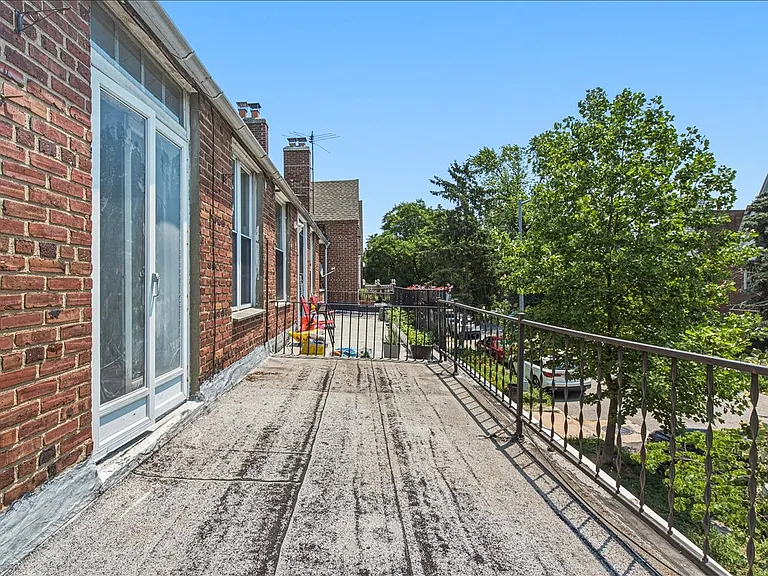 68-11 Clyde St #2 — Photo 13