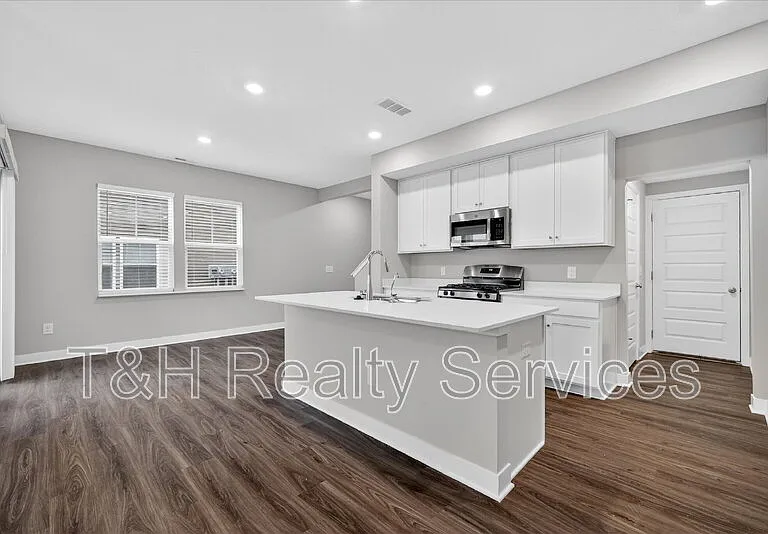9586 Beckett St — Photo 10