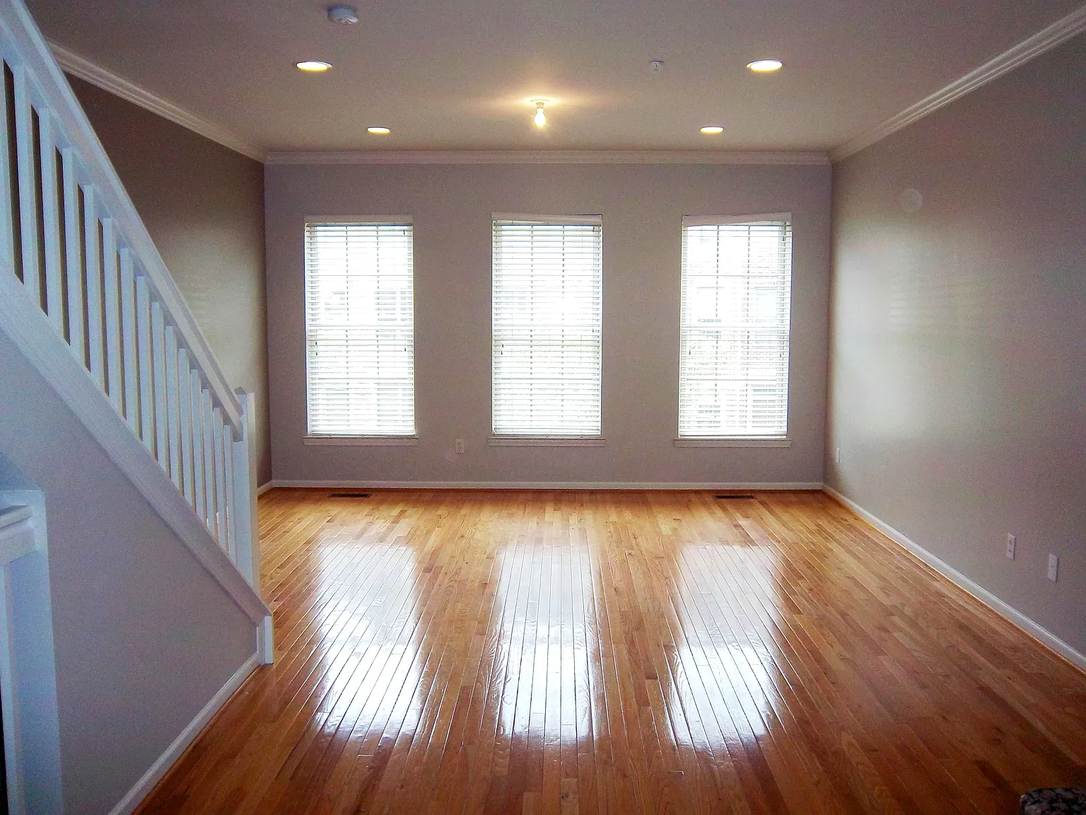 2 bed, 2.5 bath, 1966 sqft, $3,600 — Photo 4