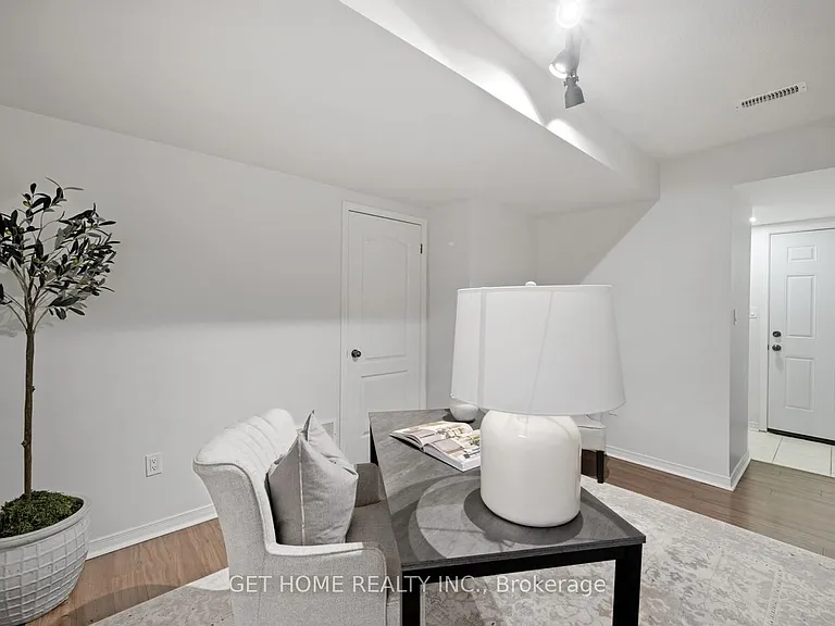 19 Benjamin Way — Photo 23