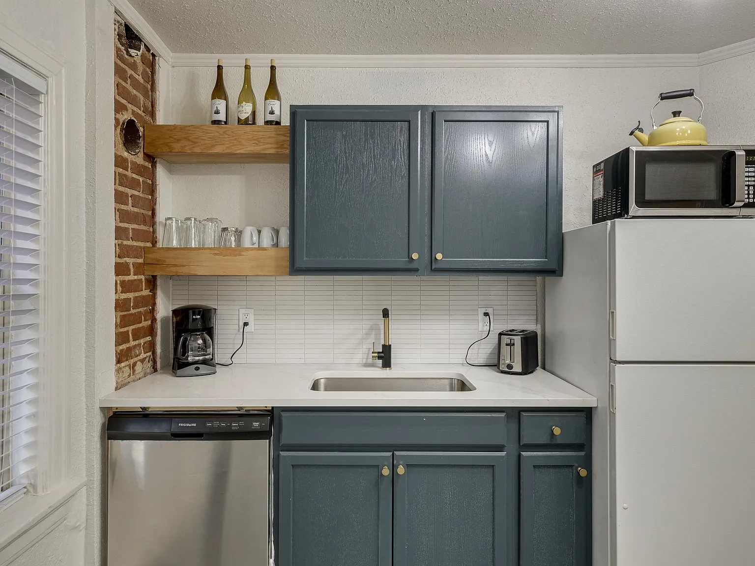 Studio, 440 sqft, $900 — Photo 3