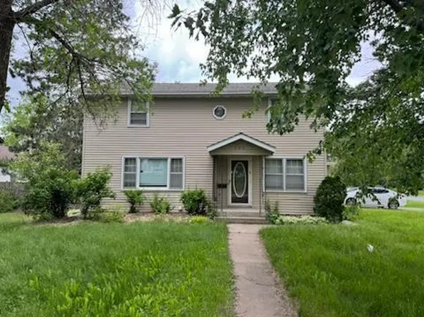 903 S Main St, River Falls, WI 54022