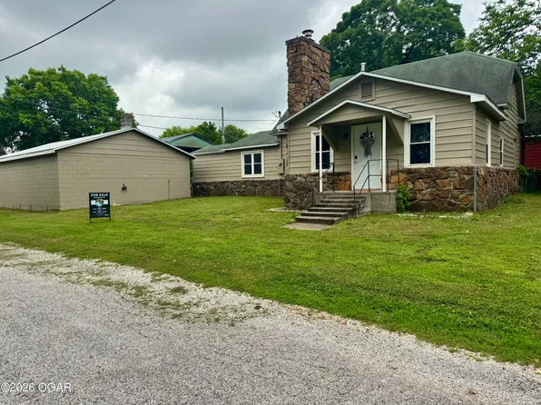 125 W 2nd St, Neck City, MO 64849