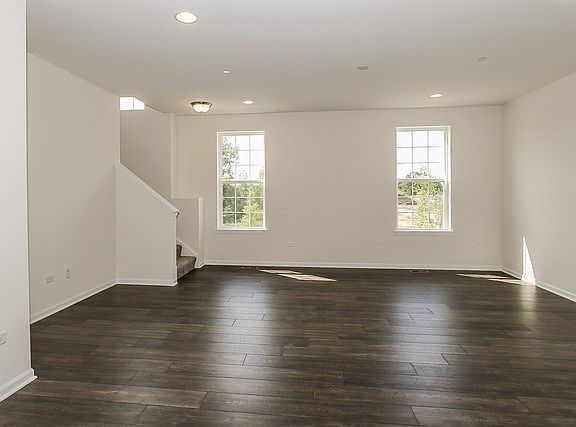 3rd image of 2521 Huntleigh Ln #2.01