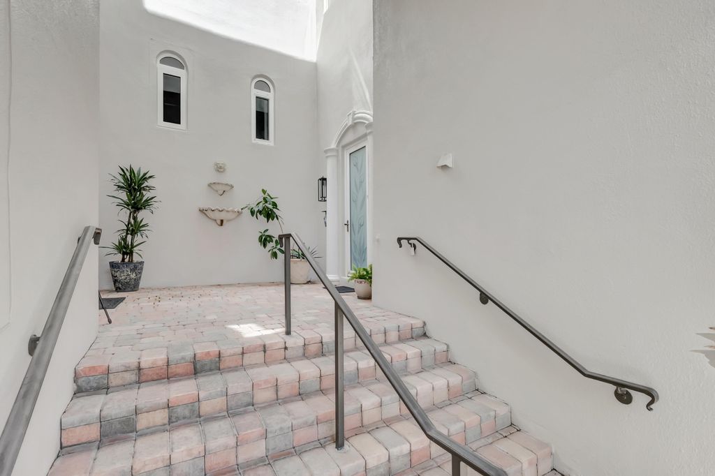 1776 BAY Drive, photo 5