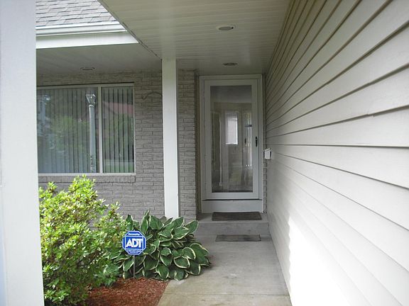 4th image of 83 Craigie Ave