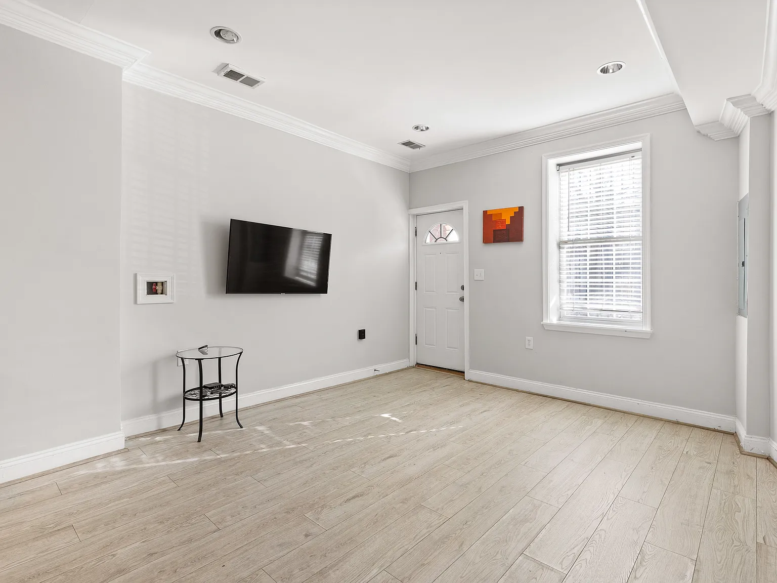 2 bed, 1012 sqft, $3,000 — Photo 4