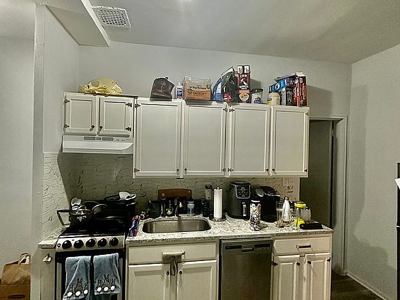 3rd image of 65 Atlantic Ave #33