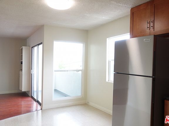 4th image of 4375 York Blvd #113
