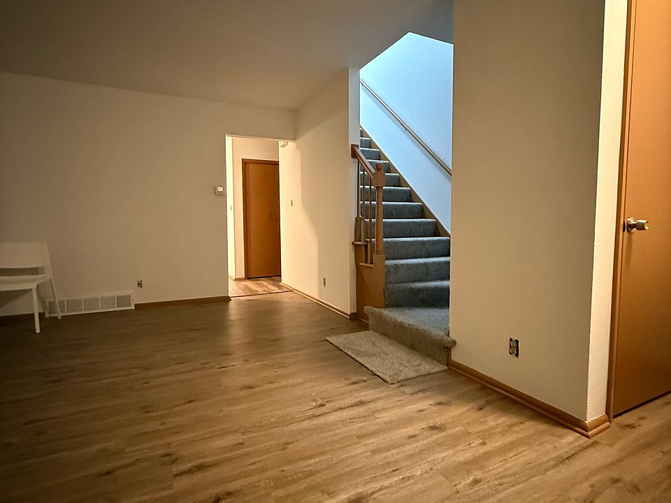 1st image of 3742 E Underwood Ave
