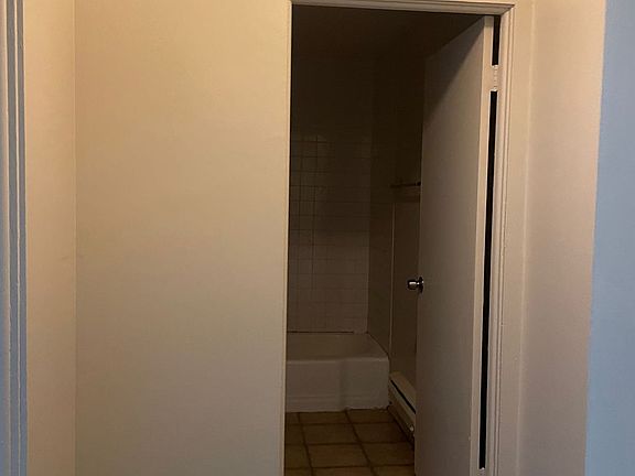 5th image of 2342 Gabriel Ave APT 4