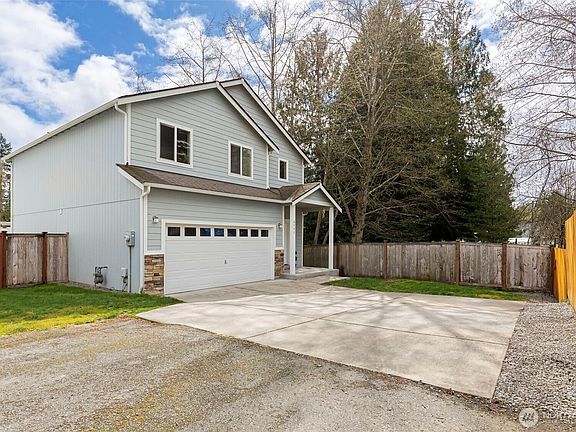 2nd image of 6752 Takota Place NE