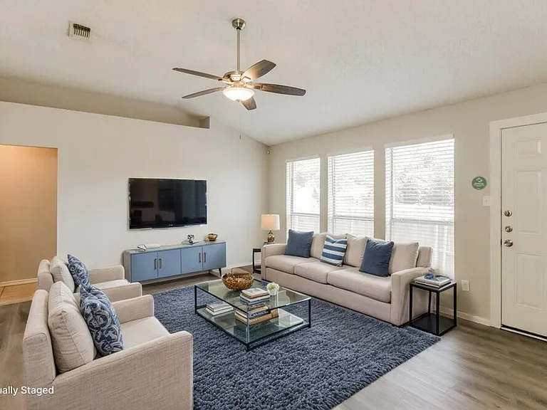 9234 Crimnson Ct — Photo 3