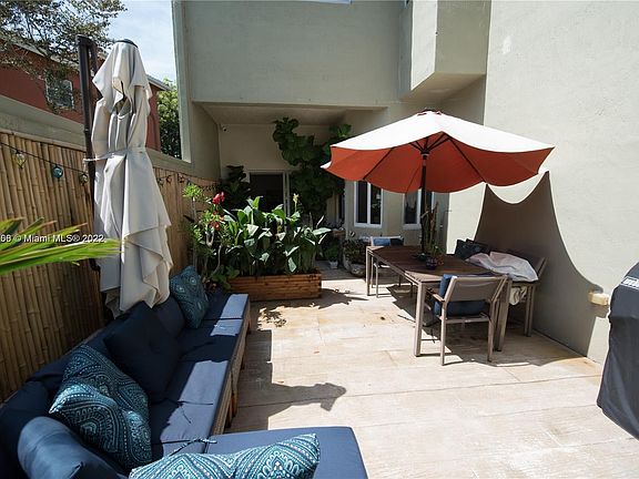4th image of 2412 SE 21st St #2412