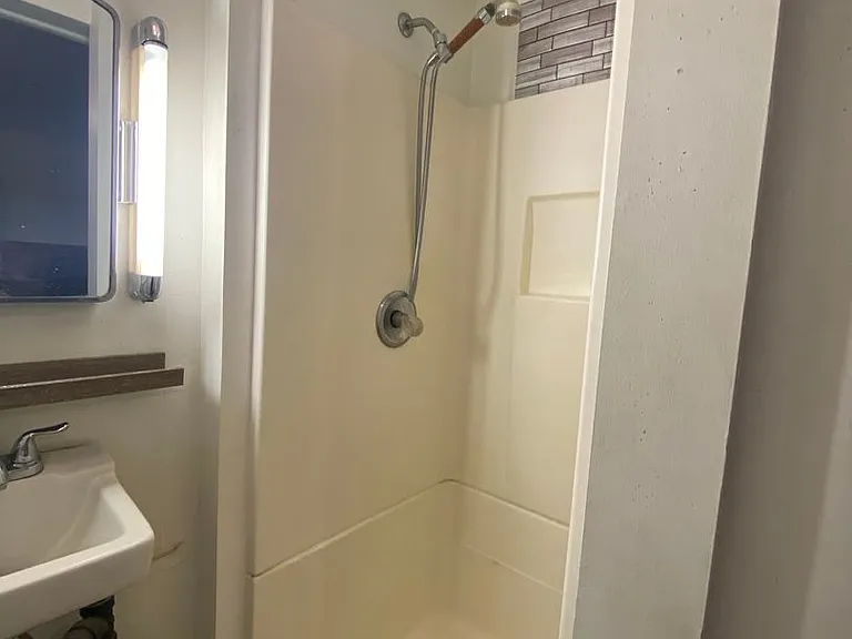 Cheney Studio Apartment Available 7/10 — Photo 9