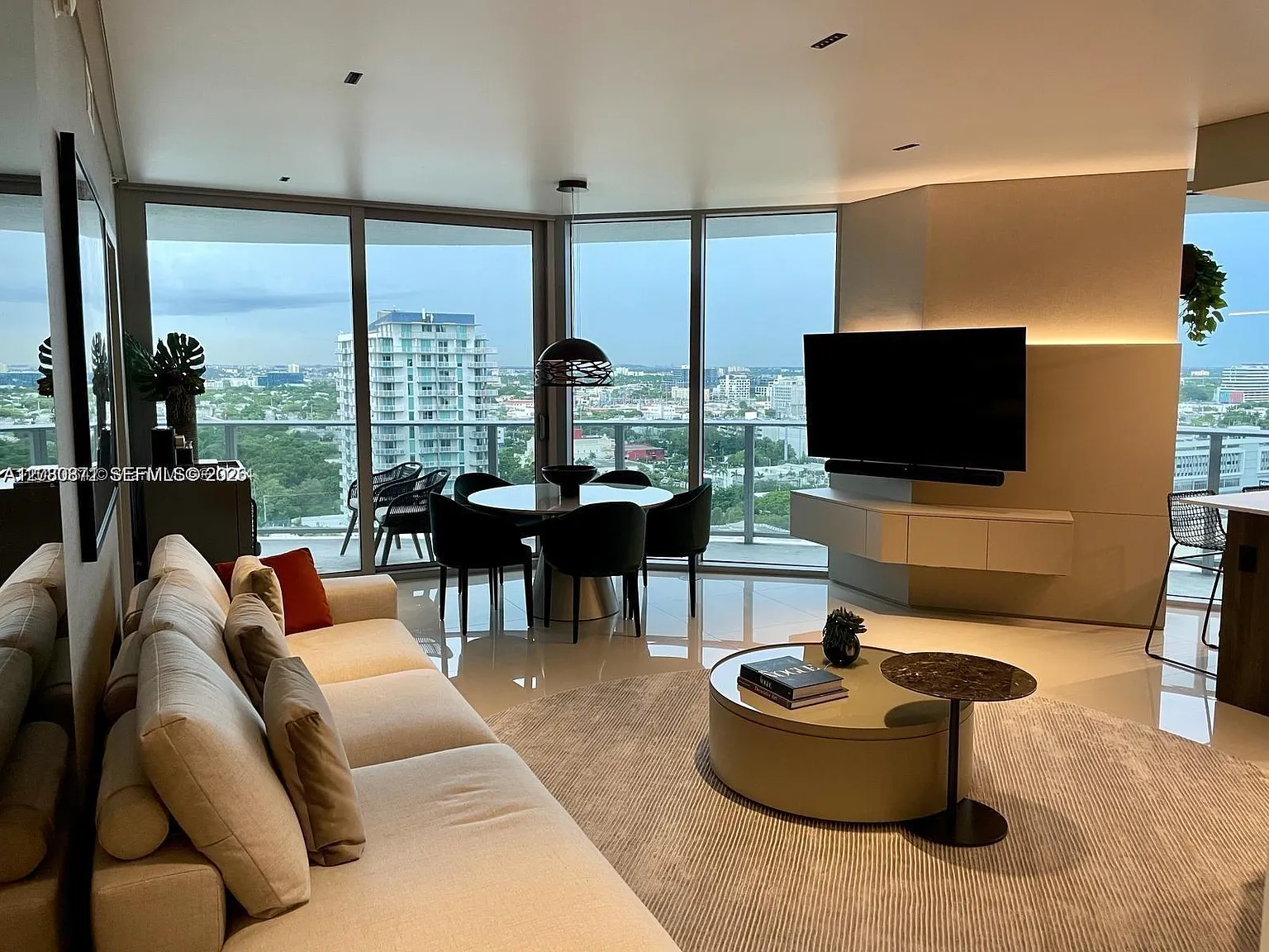 Aria On The Bay Condo — Photo 1
