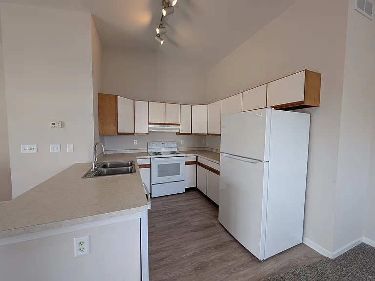 1366 E Dresser Rd — Photo 5