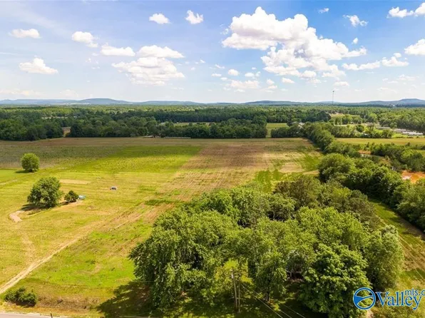 1770A Ready Section Rd, Toney, AL 35773