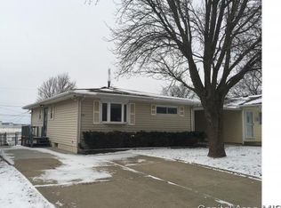 3221 Mars Ave, Springfield, IL 62707