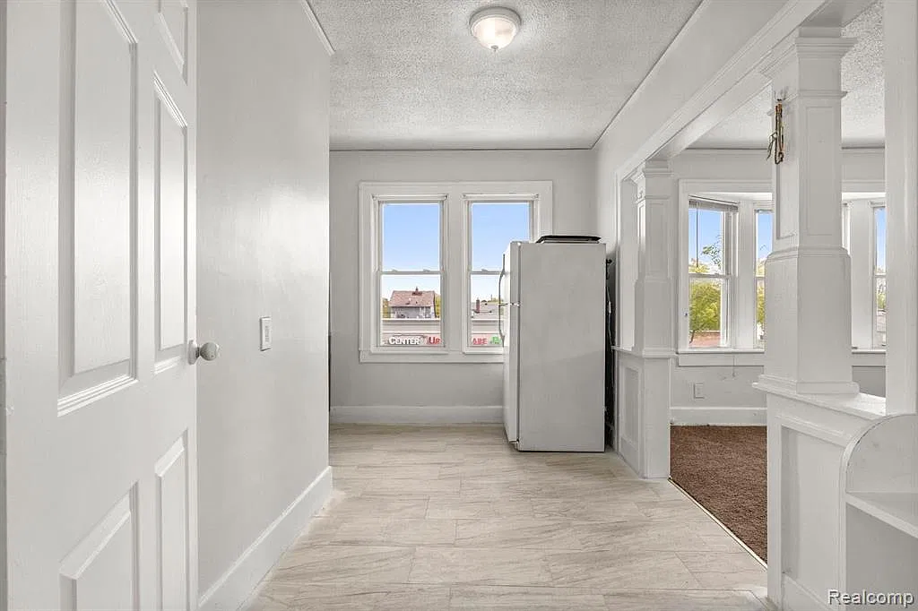 1 bed, 3402 sqft, $1,100 — Photo 3