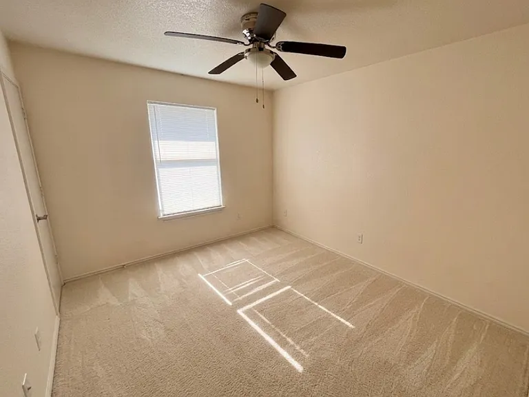 5902 Greengate Dr #D — Photo 5