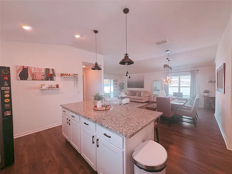 1084 Papaya Cir — Photo 17