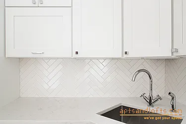 Rented by aptsandlofts.com