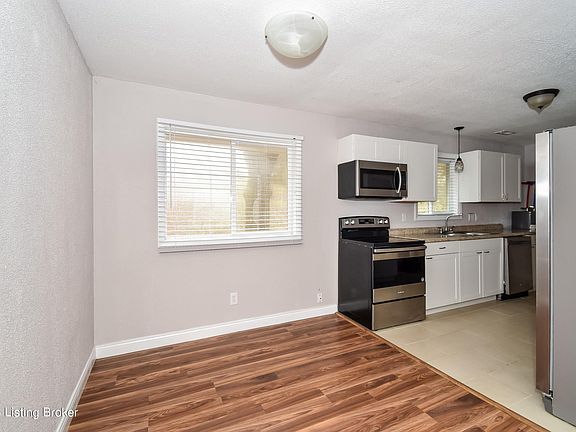 5th image of 2418 Stover Ave