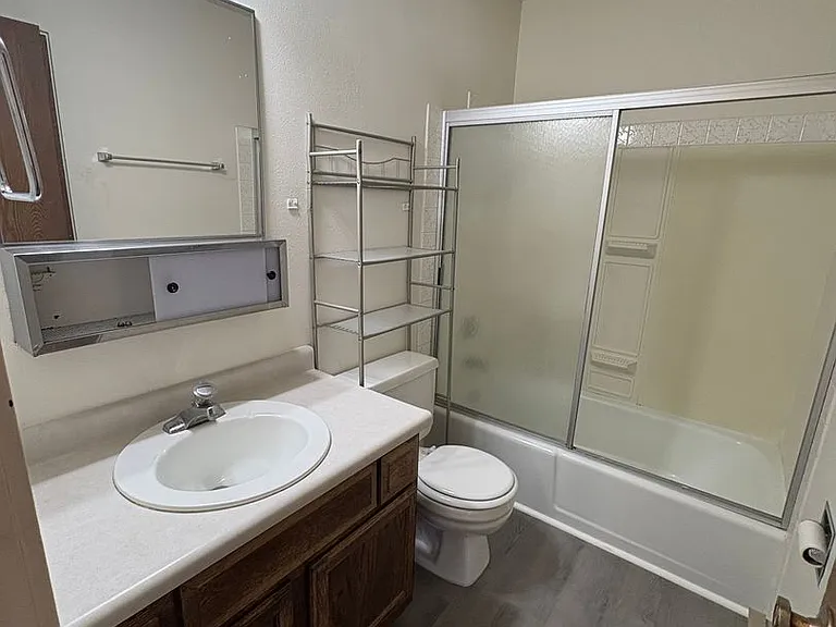 1909 S Black Ave — Photo 14