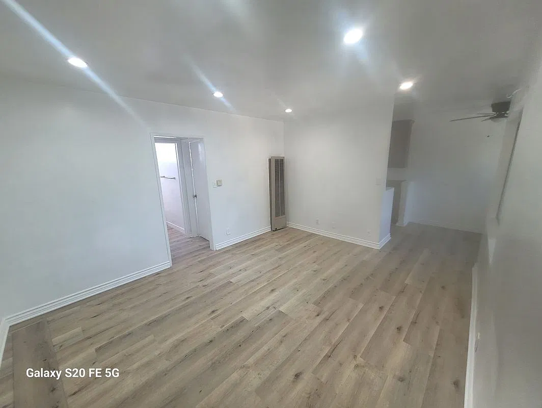 1 bed, 1.5 bath, 700 sqft, $1,900 — Photo 1