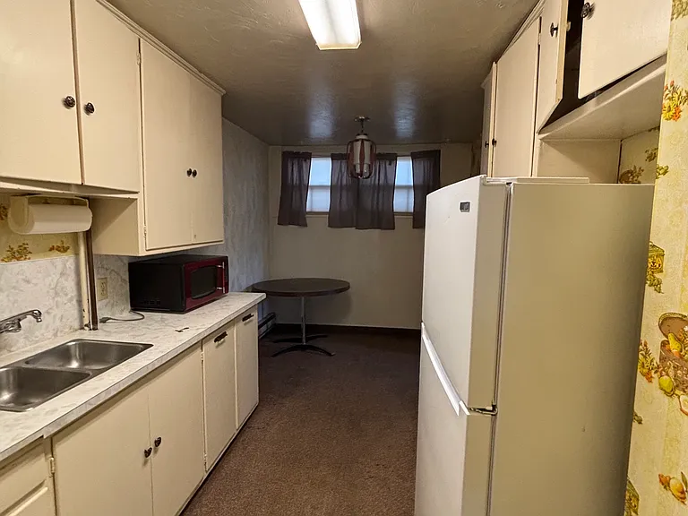 1278 Mound Ave — Photo 5