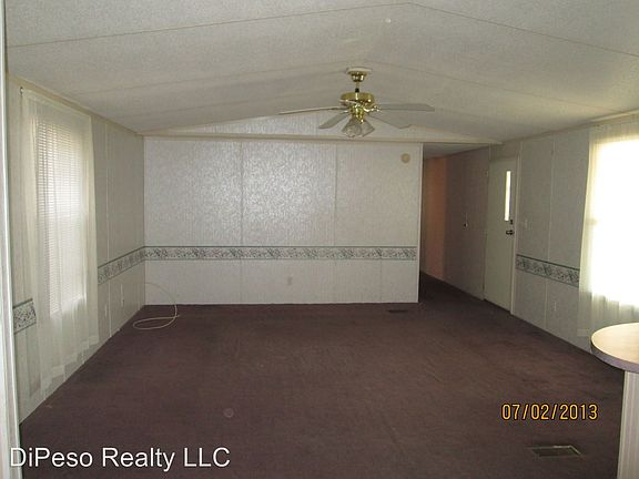 2nd image of 636 E Pearl St