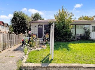 137 Newlands Ave, Toronto, ON M1L 1S2