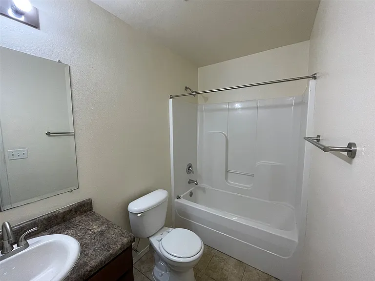 3518 E Hudson St — Photo 11