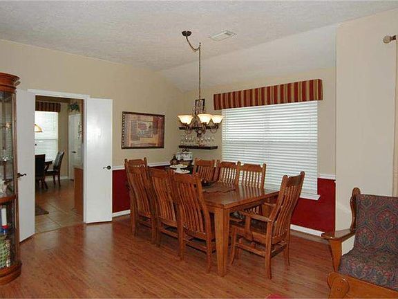 4th image of 203 Cedar Branch Dr