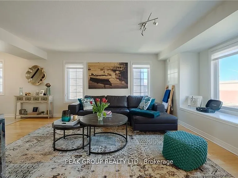 9 Flynn Ct — Photo 6