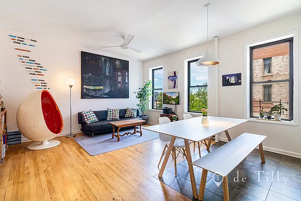 Sold by DE TILLY REAL ESTATE | media 1