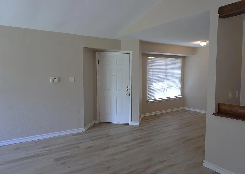 8470 Cascade Ridge Dr