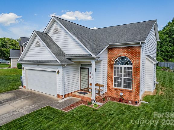2nd image of 3112 Emerald Meadow Ln