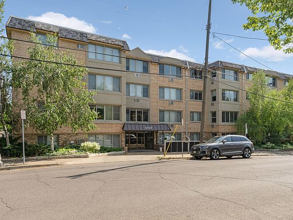 3rd image of 2727 W 43rd St APT 206